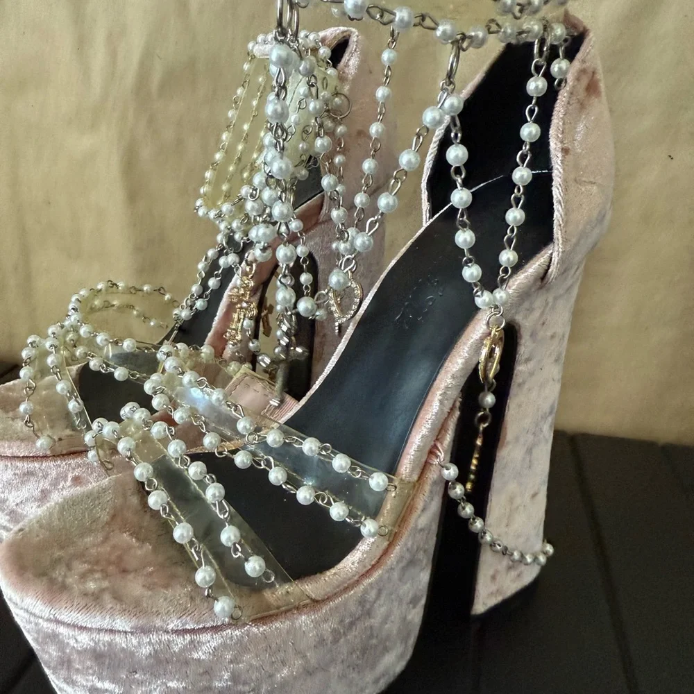 Dolls Kill Sugar Thrills Holy Revelation pink velvet platform heel. Size 5 - Picture 4 of 12